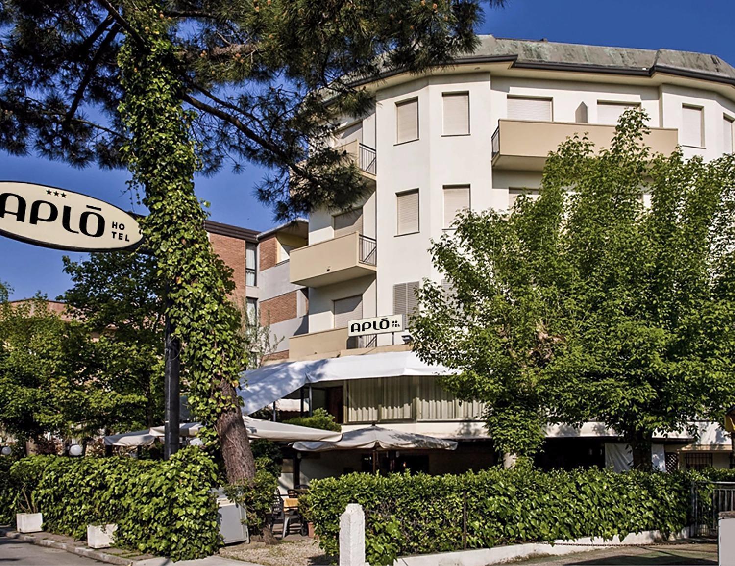 Hotel Aplo - Breakfast Experience 체르비아 외부 사진